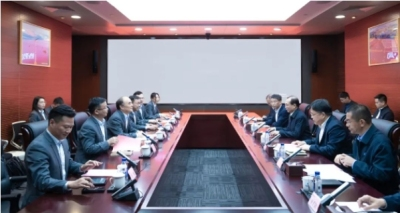 江毅會(huì)見陽光電源董事長曹仁賢